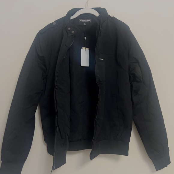Members Only Classic Black Bomber Jacket – Men’s Size Medium – New - Picture 3 of 5